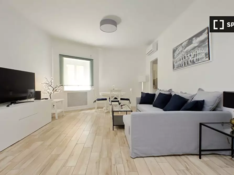 Immagine 1 di Appartamento in affitto  in Via Oderisi da Gubbio a Roma