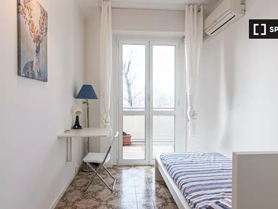 Immagine 7 di Camera condivisa in affitto  in Viale Ungheria a Milano