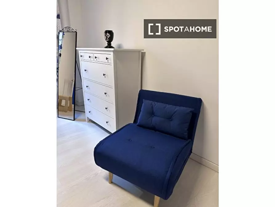 Immagine 4 di Camera condivisa in affitto  in Via Varese a Roma