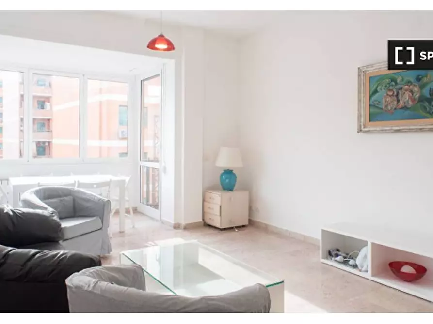 Immagine 4 di Camera condivisa in affitto  in Via Luca Valerio a Roma