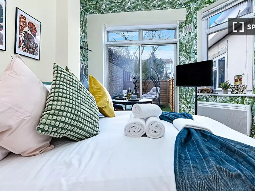 Immagine 8 di Ufficio in affitto  in flat a Hackney