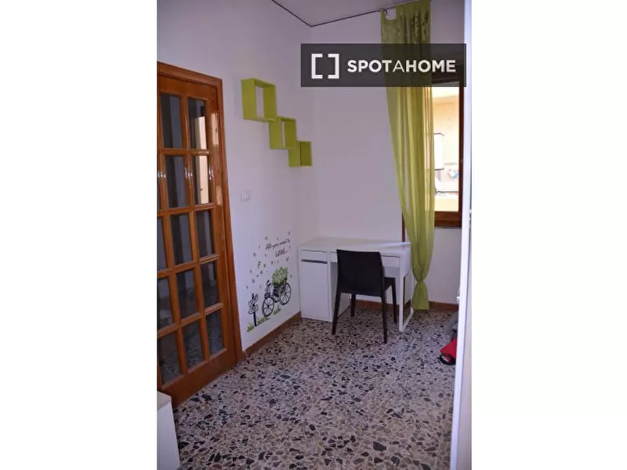 Immagine 2 di Camera condivisa in affitto  in Via Pola a Cagliari