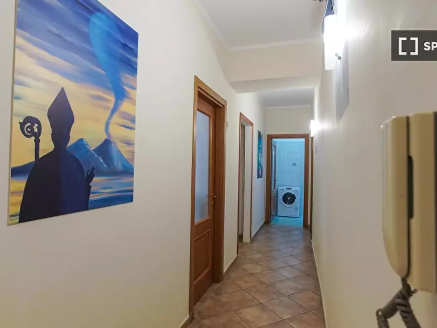 Immagine 13 di Camera condivisa in affitto  in Via Pignasecca n. a Napoli