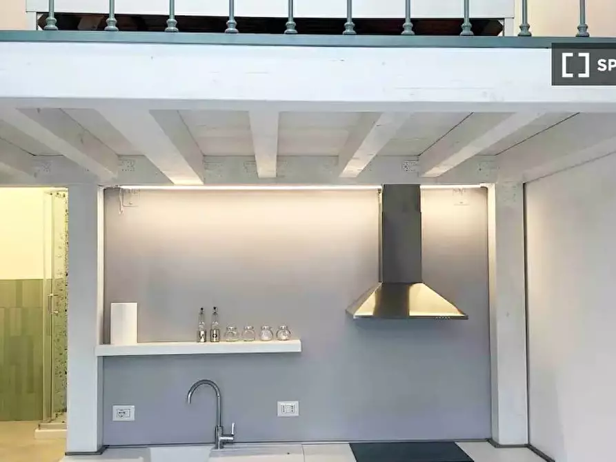 Immagine 12 di Appartamento in affitto  in Via di S. Giovanni in Laterano a Roma