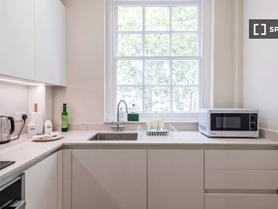 Immagine 10 di Appartamento in affitto  in Regent Square a Camden Town