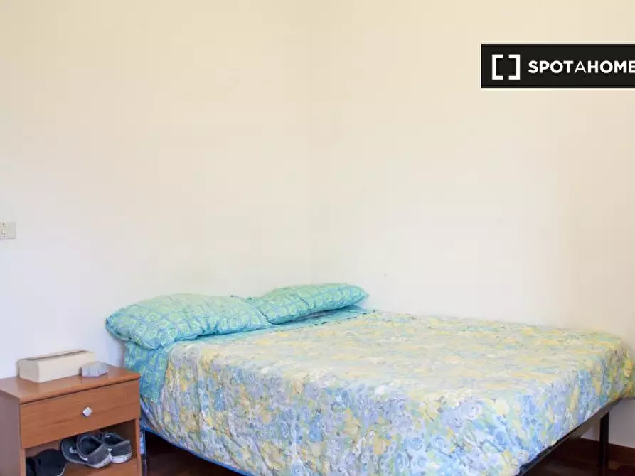 Immagine 2 di Camera condivisa in affitto  in Via Lero, 00144 Roma RM, Italy a Roma