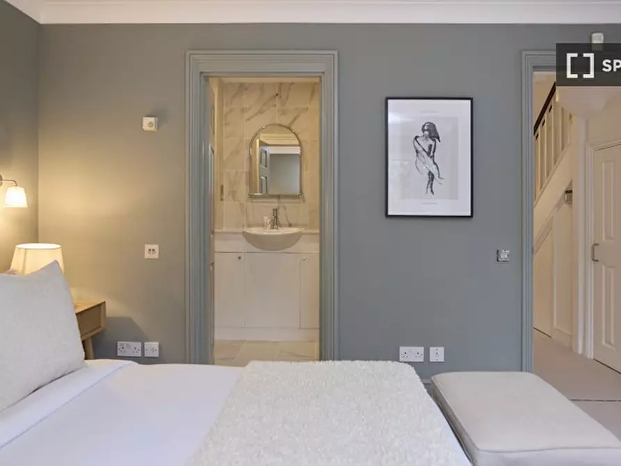 Immagine 10 di Appartamento in affitto  in Graces Mews a Paddington