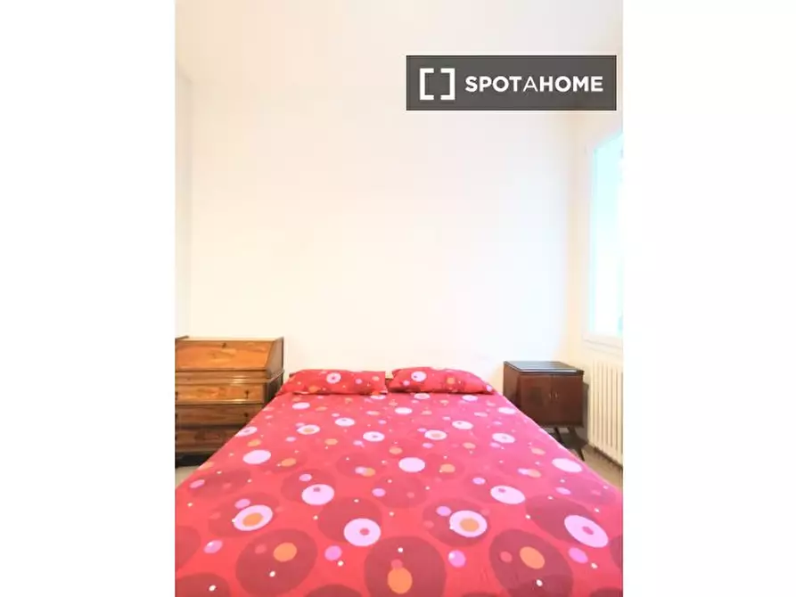 Immagine 2 di Camera condivisa in affitto  in Via Irma Bandiera a Bologna