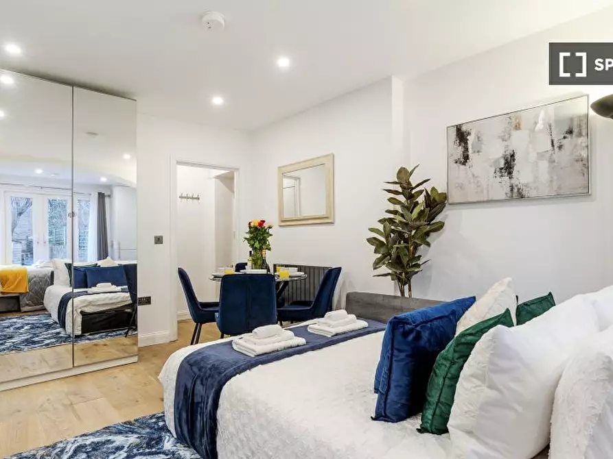Immagine 4 di Appartamento in affitto  in Belsize Grove a Camden Town