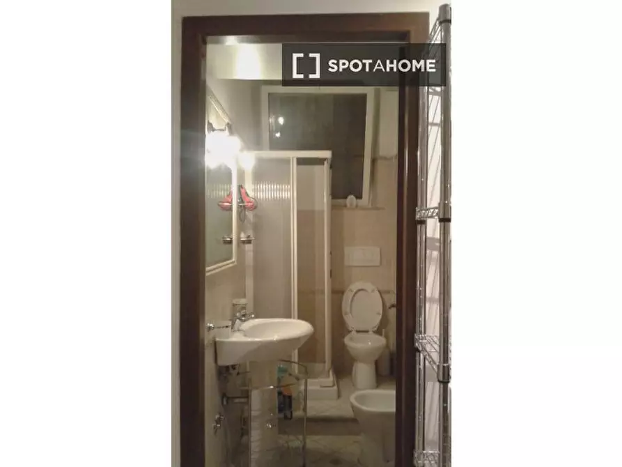 Immagine 8 di Appartamento in affitto  in Via Volterra a Roma