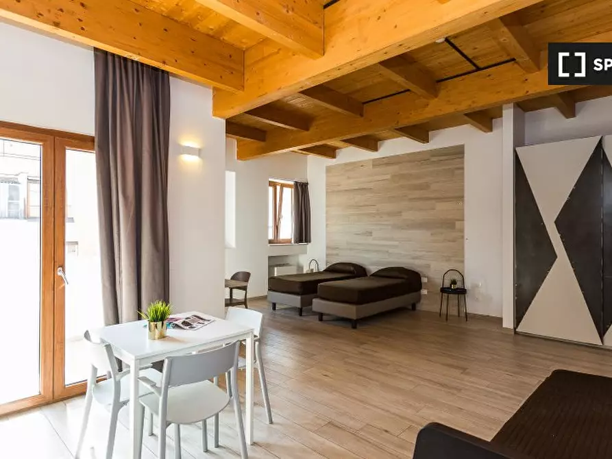 Immagine 2 di Ufficio in affitto  in Via di Acqua Bullicante a Roma