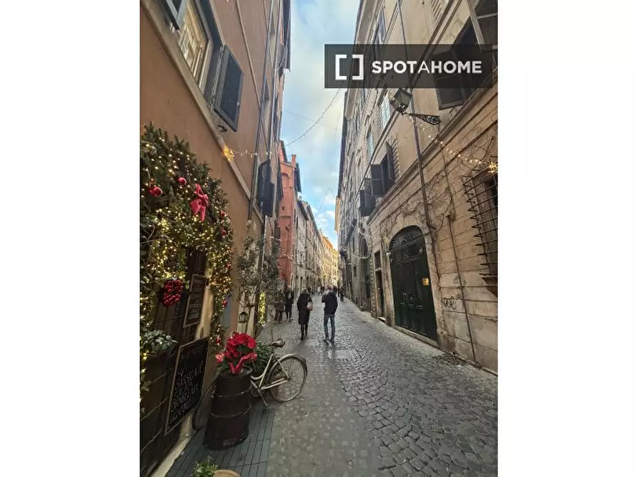 Immagine 2 di Ufficio in affitto  in Via di Monserrato a Roma