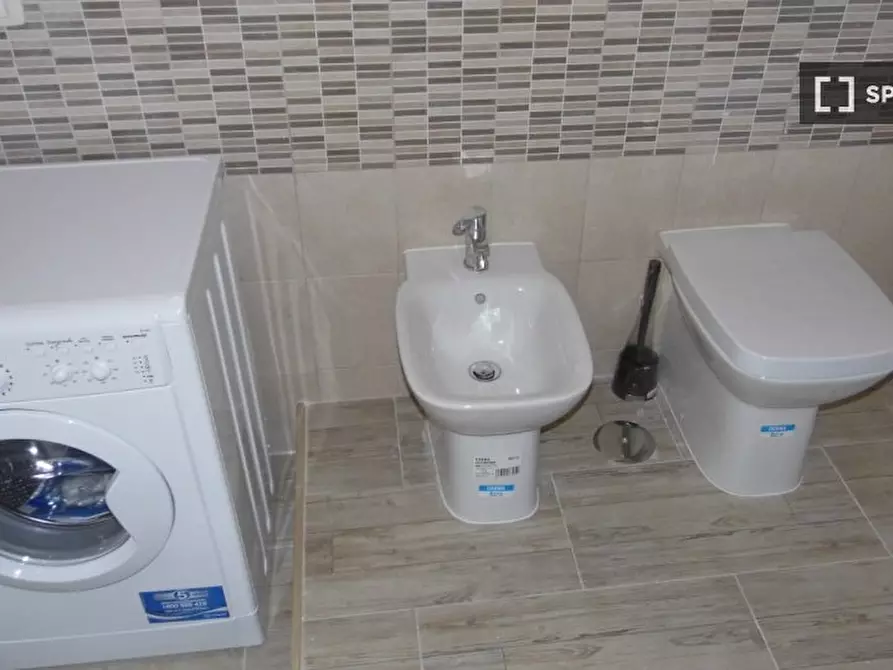 Immagine 6 di Camera condivisa in affitto  in Vico Gabella della Farina a Napoli