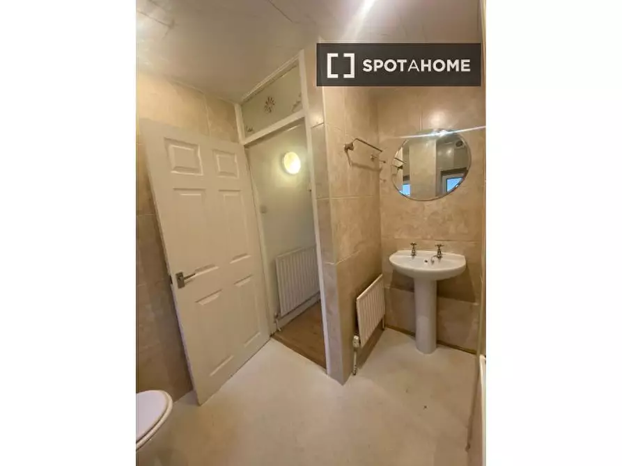 Immagine 5 di Camera condivisa in affitto  in Flat Macroom House a Paddington