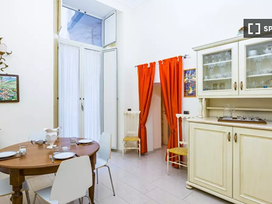 Immagine 9 di Appartamento in affitto  in Via Cisterna dell'Olio a Napoli