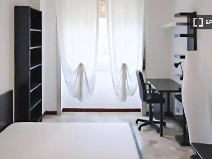 Immagine 1 di Camera condivisa in affitto  in Via Raffaello Bertieri a Milano