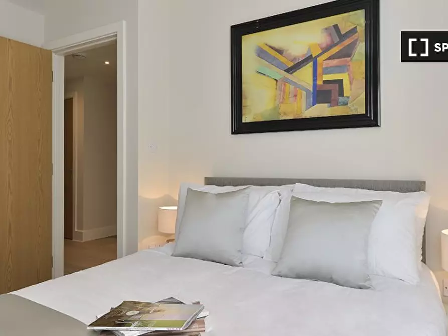 Immagine 3 di Appartamento in affitto  in Sudrey St a Camberwell