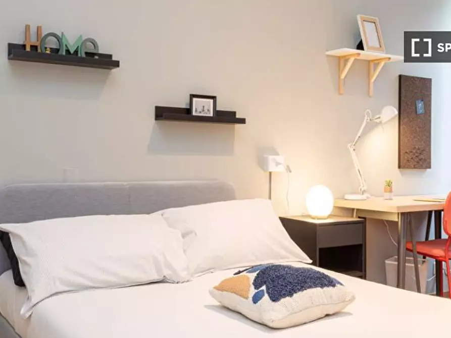 Immagine 2 di Camera condivisa in affitto  in Viale Emilio Caldara a Milano