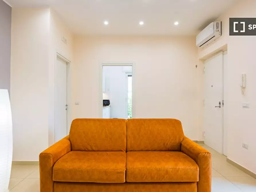 Immagine 17 di Appartamento in affitto  in Via Nuova San Rocco a Napoli