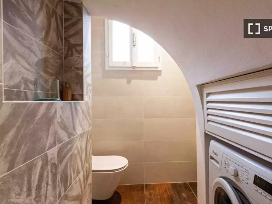 Immagine 11 di Appartamento in affitto  in Via dei Leoni a Firenze