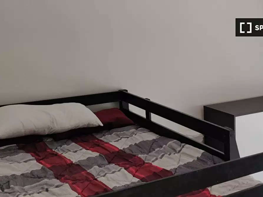 Immagine 3 di Camera condivisa in affitto  in Via Orobia a Milano