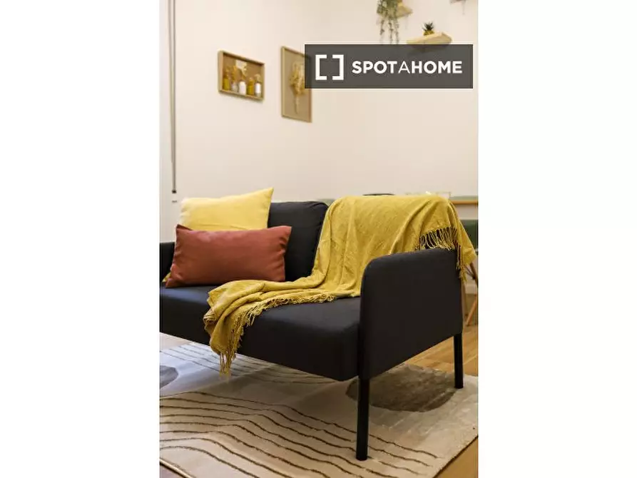 Immagine 11 di Camera condivisa in affitto  in Via Fossolo a Bologna