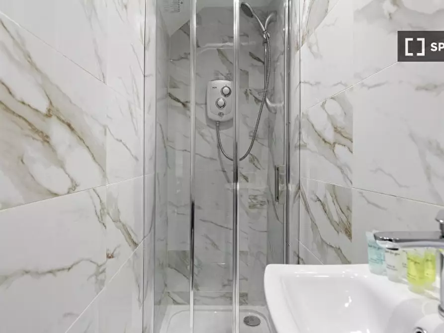 Immagine 12 di Ufficio in affitto  in flat a Tottenham
