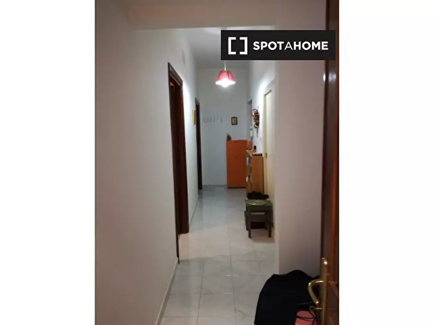 Immagine 5 di Camera condivisa in affitto  in Via dei Gerani a Roma