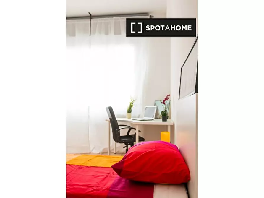 Immagine 4 di Camera condivisa in affitto  in Piazza Tancredi Galimberti a Torino