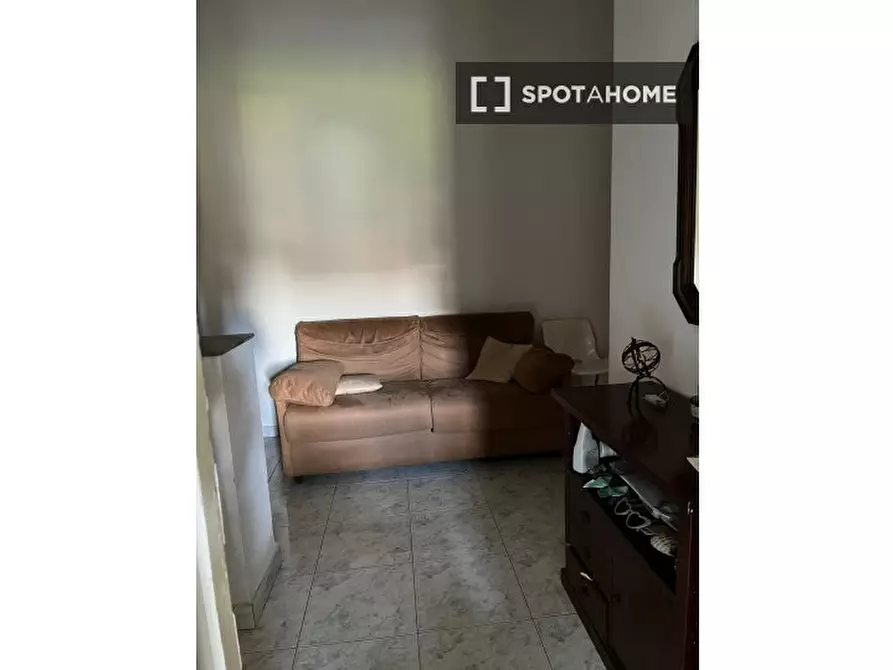 Immagine 9 di Camera condivisa in affitto  in Via Giuseppe Berneri a Roma