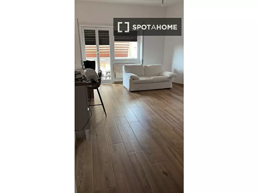 Immagine 1 di Camera condivisa in affitto  in Via Dino Penazzato a Roma