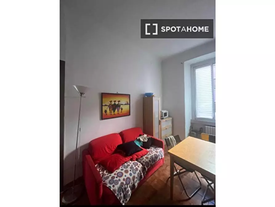 Immagine 3 di Camera condivisa in affitto  in Via Piacenza a Milano