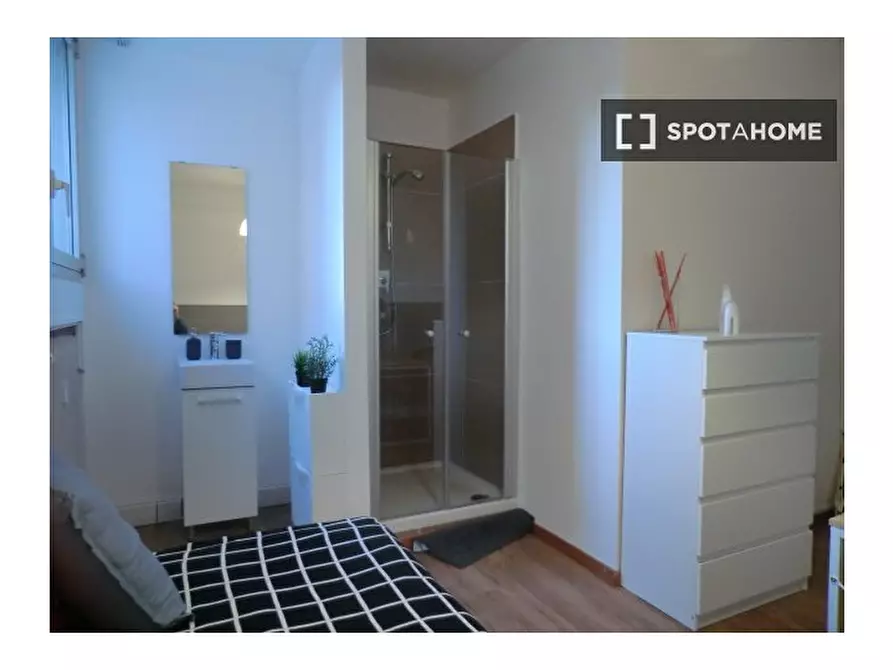 Immagine 16 di Camera condivisa in affitto  in Via Pietro Canal a Padova