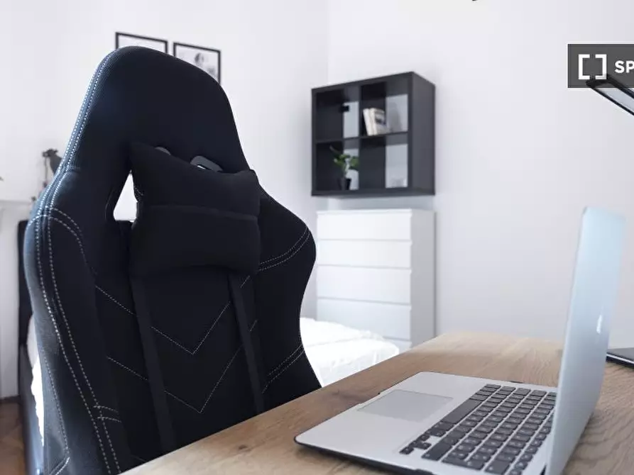 Immagine 2 di Camera condivisa in affitto  in Via Emilio Faà di Bruno a Milano