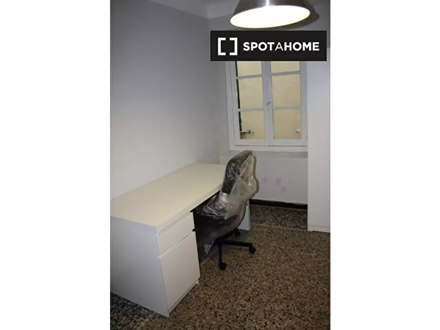 Immagine 3 di Camera condivisa in affitto  in Via di Prè a Genova