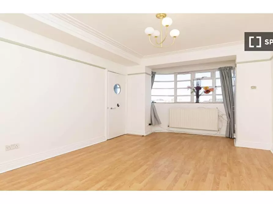 Immagine 3 di Appartamento in affitto  in Mornington Pl a Camden Town