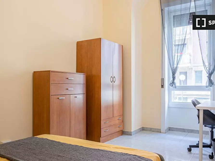 Immagine 3 di Camera condivisa in affitto  in Via Lorenteggio a Milano