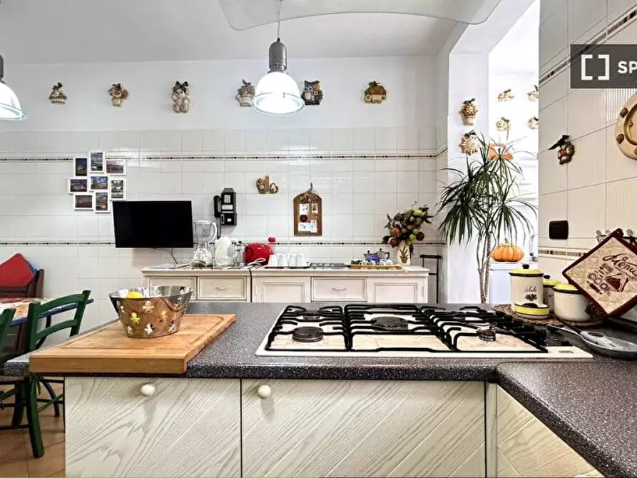 Immagine 12 di Appartamento in affitto  in Via Buccari a Roma