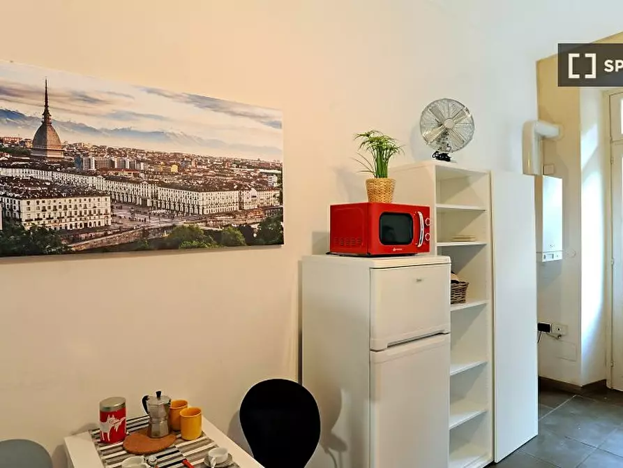 Immagine 12 di Appartamento in affitto  in Via Francesco Petrarca a Torino