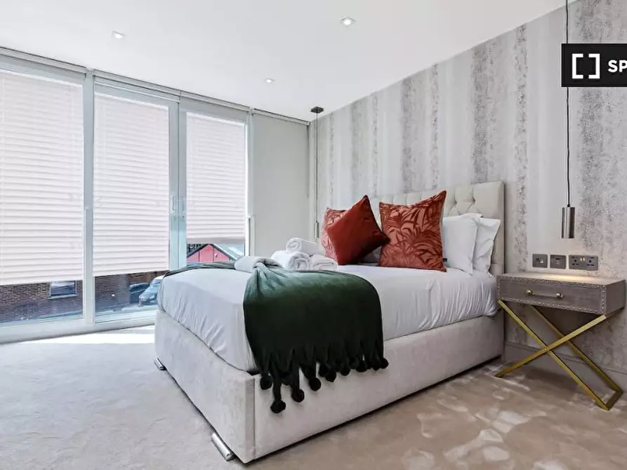 Immagine 13 di Appartamento in affitto  in Flat Goldman House - 122 Wembley Park drive HA9 8HP a Brent