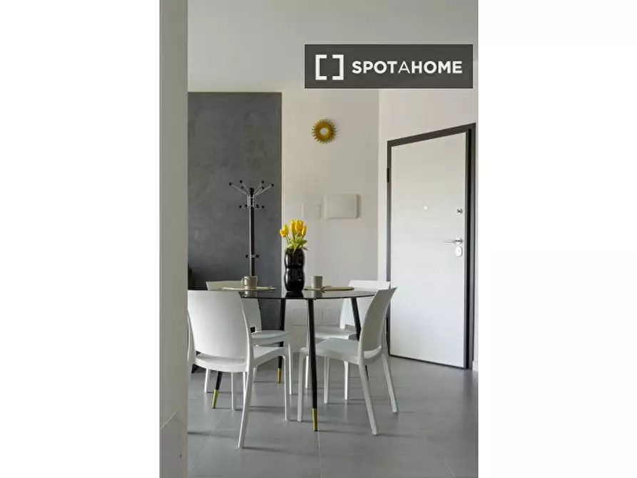 Immagine 17 di Appartamento in affitto  in Via delle Mimose a Roma