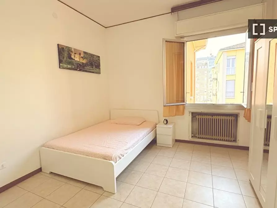 Immagine 3 di Camera condivisa in affitto  in Via Donato Creti a Bologna