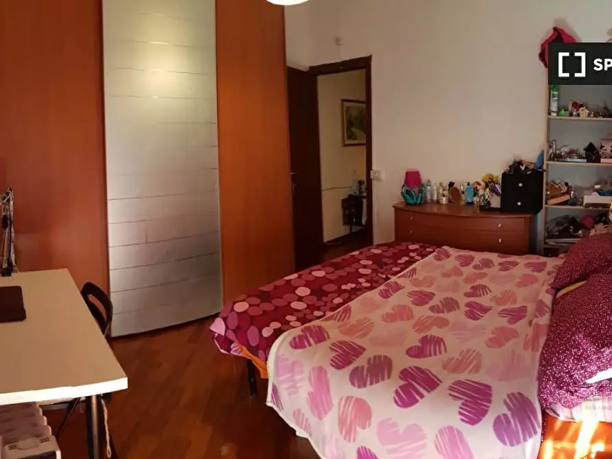 Immagine 1 di Camera condivisa in affitto  in Viale Egeo, 00144 Roma RM, Italy a Roma