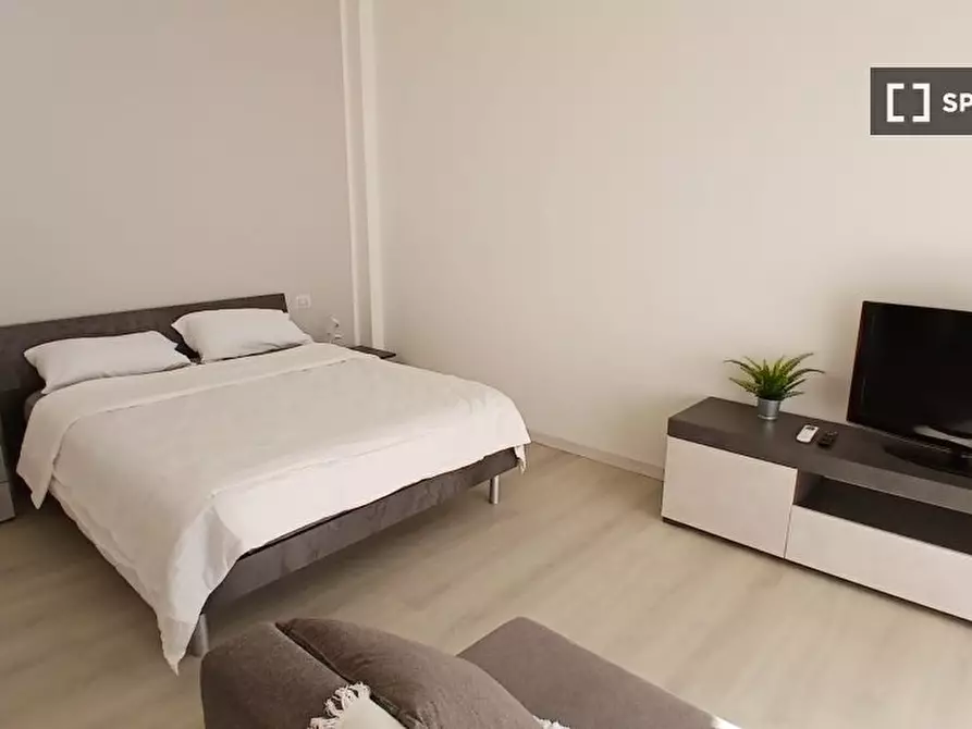 Immagine 12 di Ufficio in affitto  in Via Paul Valery a Milano