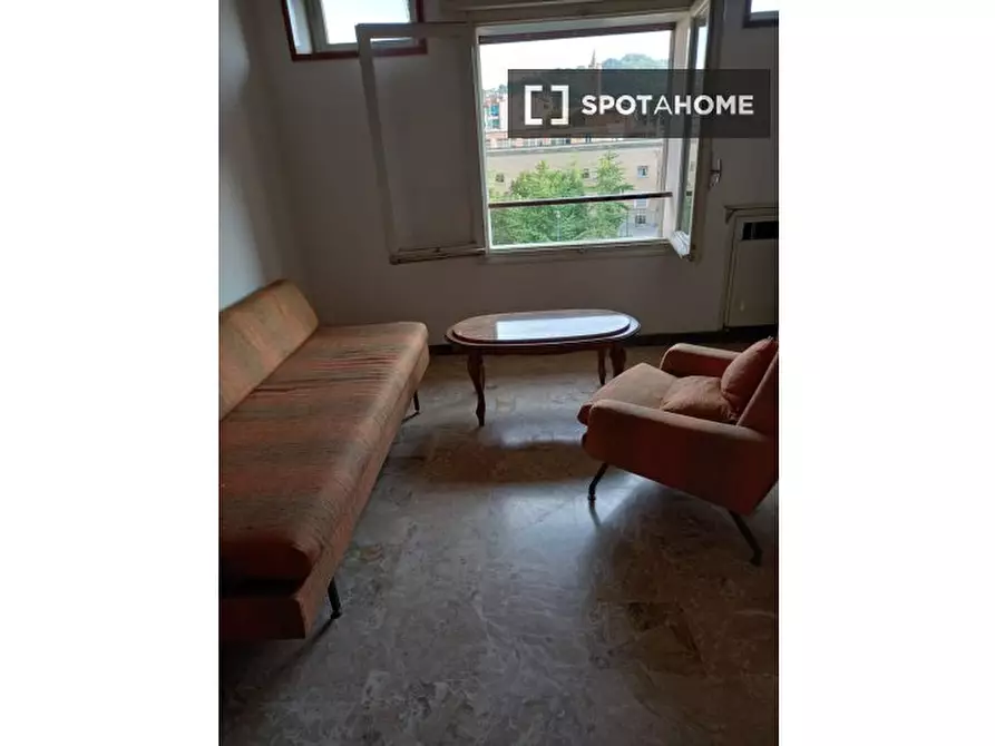 Immagine 4 di Camera condivisa in affitto  in Piazza S. Francesco a Bologna