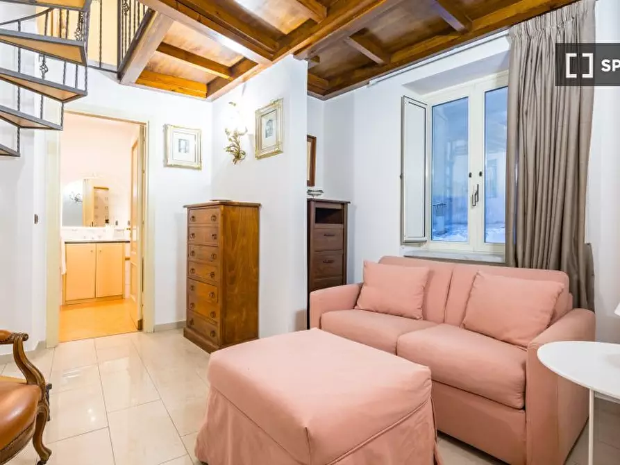 Immagine 2 di Appartamento in affitto  in Via Cisterna dell'Olio a Napoli