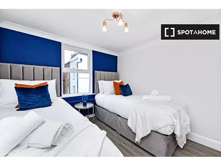 Immagine 4 di Appartamento in affitto  in Flat C Agincourt Road Greater London NW3 2PA a Camden Town