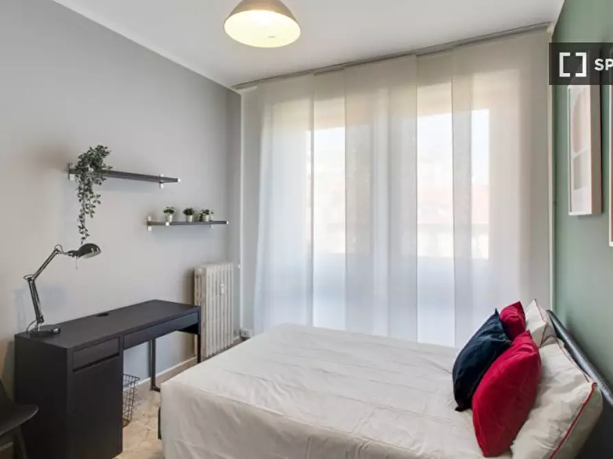 Immagine 1 di Camera condivisa in affitto  in Via Egadi a Milano