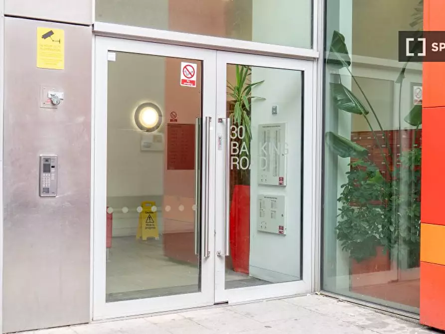 Immagine 12 di Appartamento in affitto  in Barking Rd a East Ham
