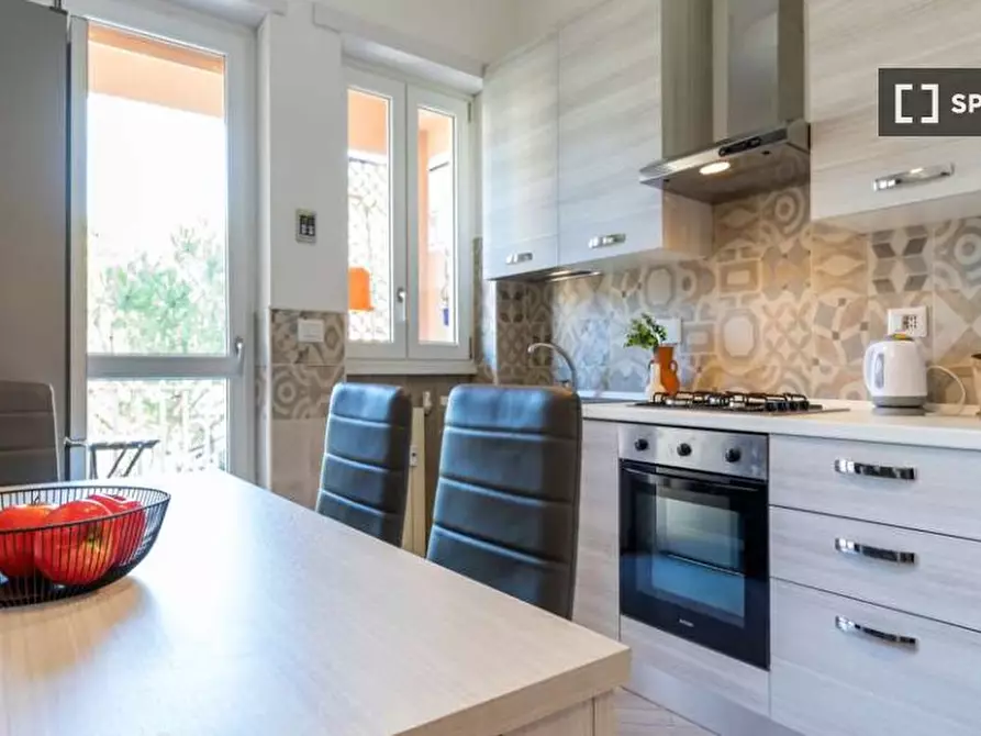 Immagine 12 di Camera condivisa in affitto  in Via Francesco Buonamici a Roma